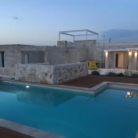 Pietra Pool Felline