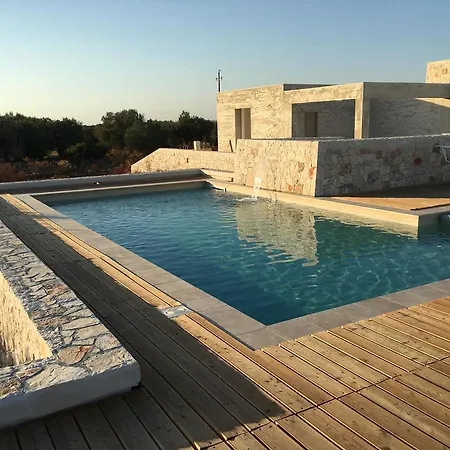 Pietra Pool Felline