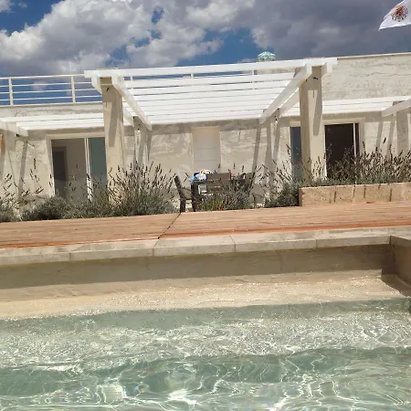 Pietra Pool * Felline