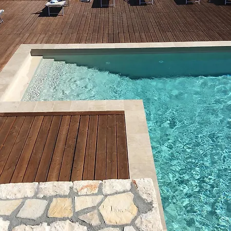 Pietra Pool *