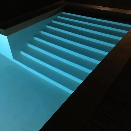 Pietra Pool
